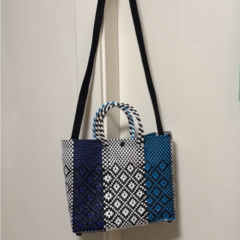 Truss hand woven bag